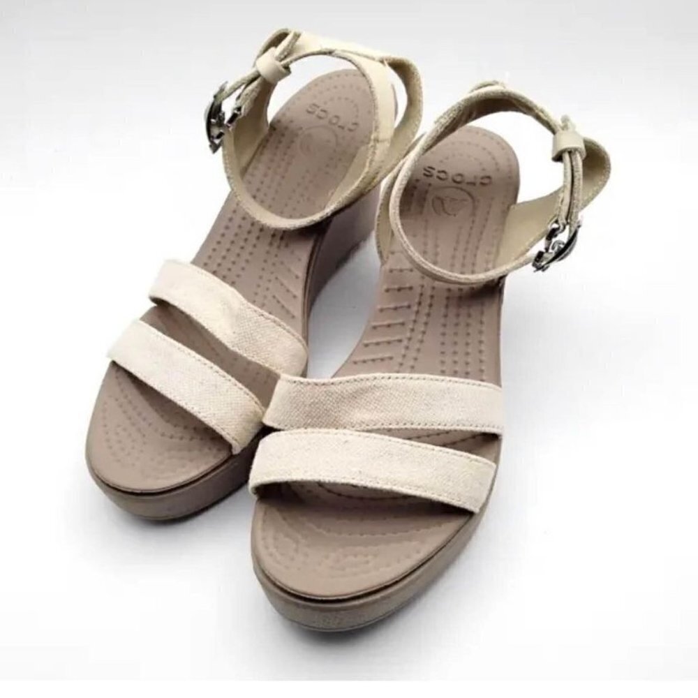 CROCS  Leigh wedge sandals oatmeal. Size 10.